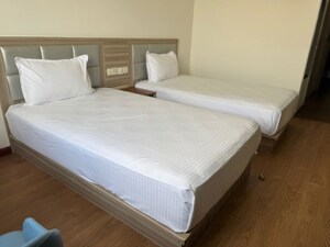  Pg For Rent in Dlf Cyber City