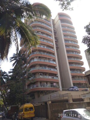 6+ BHK Apartment For Sale in Tapovan CHS, Santacruz West