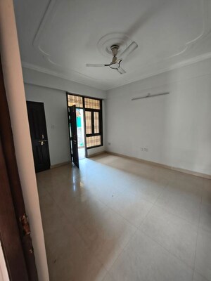 3 BHK Apartment For Rent in Raj Surya Greens, Raebareli Road