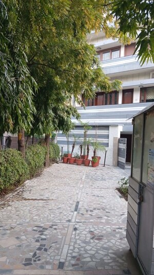 5 BHK Builder Floor – Exterior View View at Geetanjali Enclave - for Rent