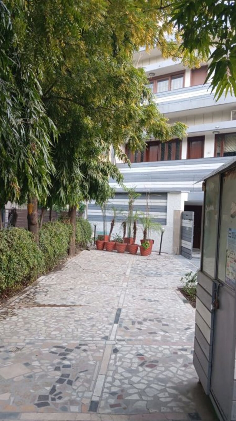 Exterior View, geetanjali enclave 5 Bedroom 600 Sq.Yd. Builder Floor In Geetanjali Enclave Delhi 10464302
