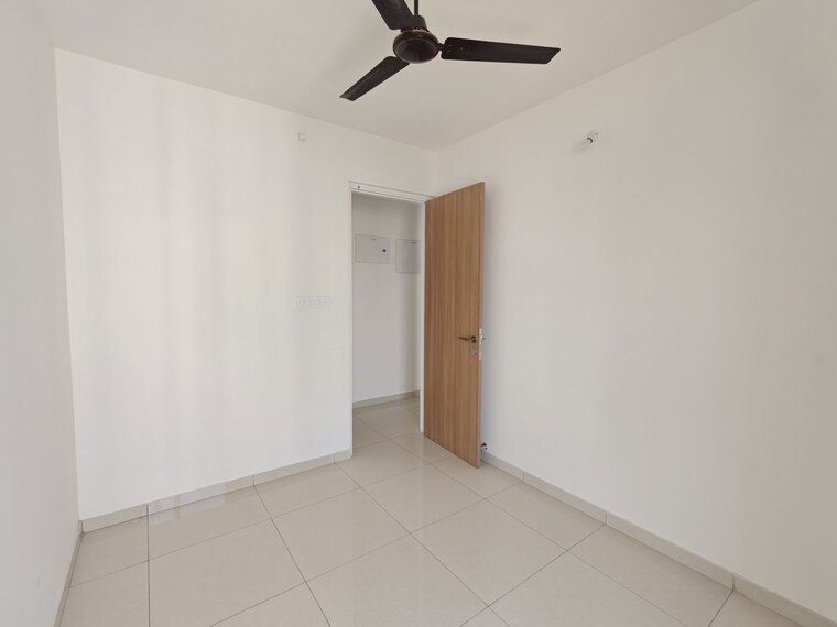 Room, godrej-emerald 3 Bedroom 1044 Sq.Ft. Apartment In Ghodbunder Road Thane 10464303