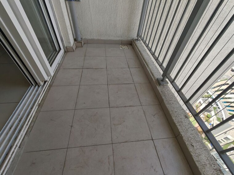 Balcony, godrej-emerald 3 Bedroom 1044 Sq.Ft. Apartment In Ghodbunder Road Thane 10464303
