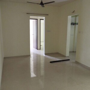 Room in 2 BHK Apartment at Kamgar Putala Vasahat – for Rent