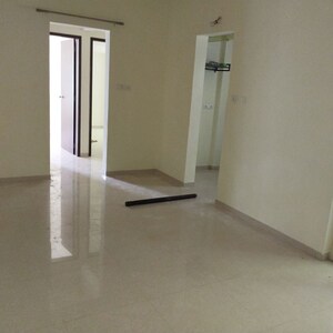 Room in 2 BHK Apartment at Kamgar Putala Vasahat – for Rent