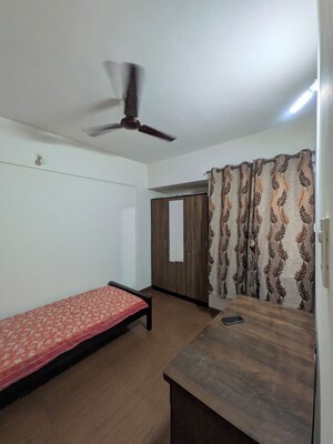 Bedroom in 3 BHK Apartment at Kamgar Putala Vasahat – for Rent