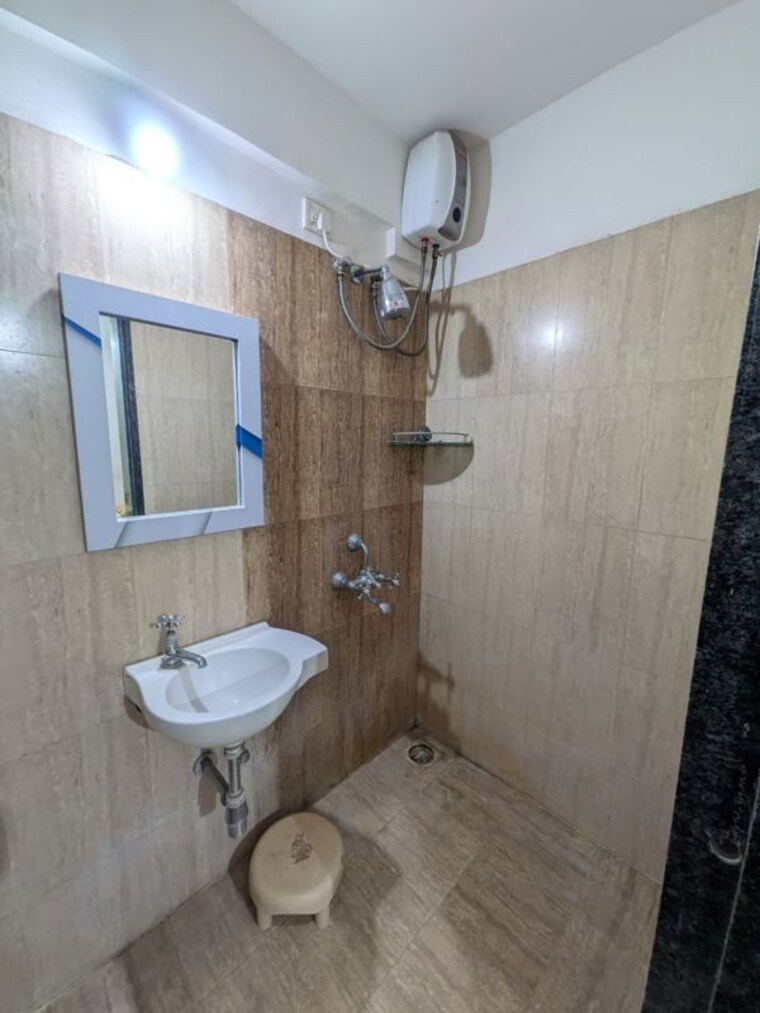 Bathroom, kamgar putala vasahat 3 Bedroom 1200 Sq.Ft. Apartment In Kamgar Putala Vasahat Pune 10464312