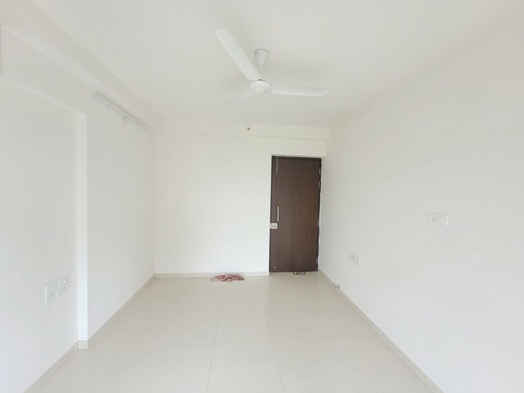 Room, godrej-emerald 2 Bedroom 700 Sq.Ft. Apartment In Ghodbunder Road Thane 10464313