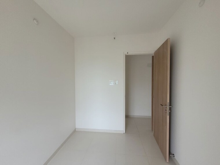 Room, godrej-emerald 2 Bedroom 700 Sq.Ft. Apartment In Ghodbunder Road Thane 10464313