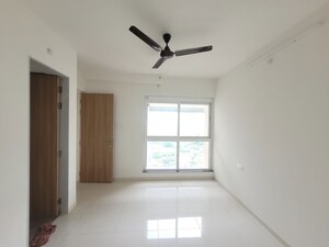 2 BHK Apartment For Rent in Godrej Emerald, Ghodbunder Road