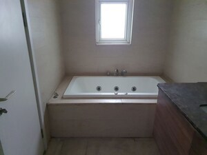 Bathroom in 4 BHK Apartment at DLF Park Place, Sector 54 – for Sale