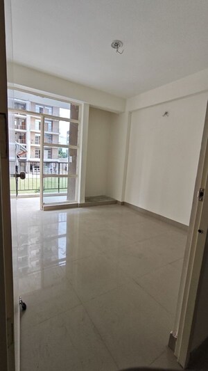 Room in 3 BHK Apartment at S3 Green Avenue, Sector 85 – for Sale