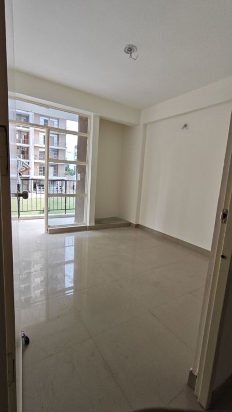 Room, s3-green-avenue 3 Bedroom 645 Sq.Ft. Apartment In Sector 85 Faridabad 10464336