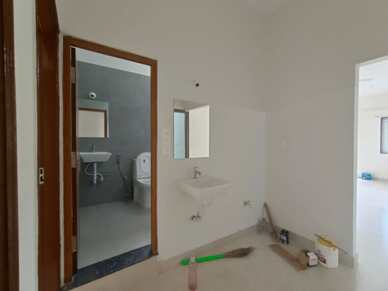 Bathroom, harlur 3 Bedroom 1500 Sq.Ft. Builder Floor In Harlur Bangalore 10464356
