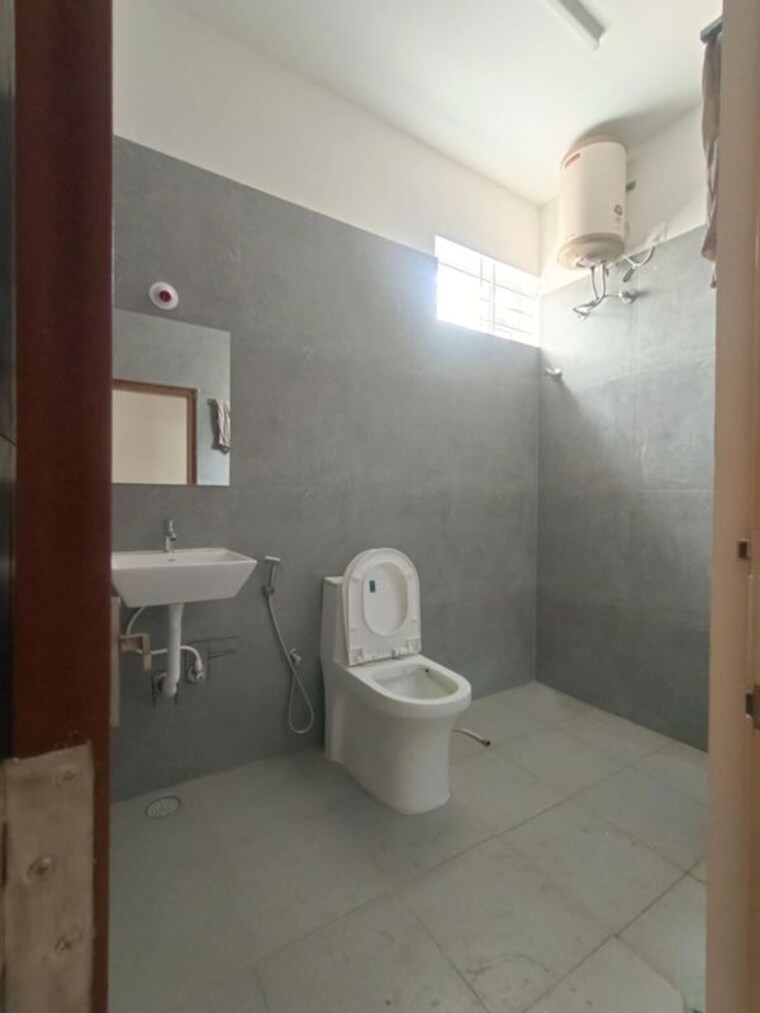 Bathroom, harlur 3 Bedroom 1500 Sq.Ft. Builder Floor In Harlur Bangalore 10464356