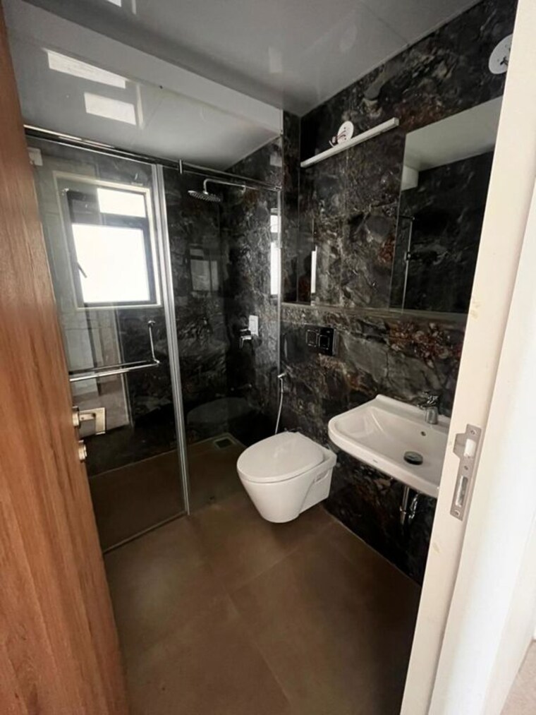 Bathroom, dosti-eastern-bay-phase-3 3.5 Bedroom 1155 Sq.Ft. Apartment In Wadala Mumbai 10464357