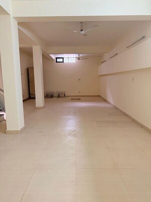 Room in 5 BHK Independent House at Malibu Town – for Sale