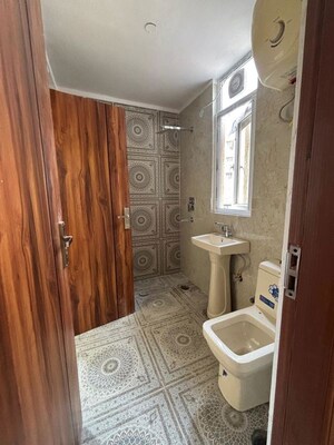 Bathroom in 3.5 BHK Apartment at Dwarka – for Rent