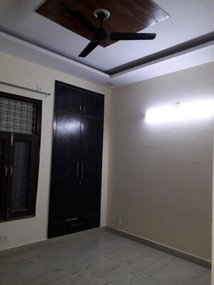 Room in 3 BHK Builder Floor at Sector 45 – for Sale