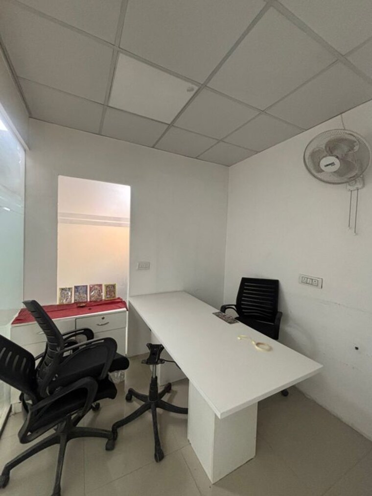 Team Area, anand-residency-noida Commercial Office Space 2200 Sq.Ft. In Sector 87 Noida 10464417