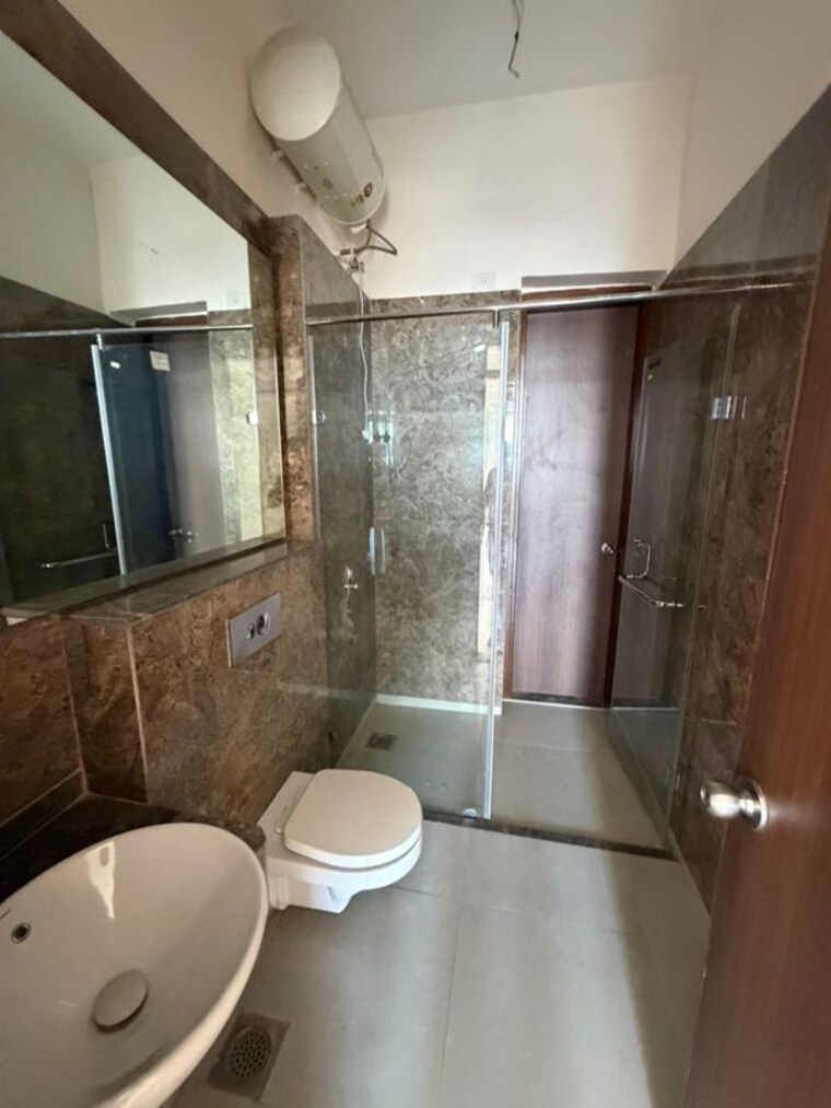 Bathroom, lnt-crescent-bay-t6 4 Bedroom 2600 Sq.Ft. Apartment In Parel Mumbai 10464408