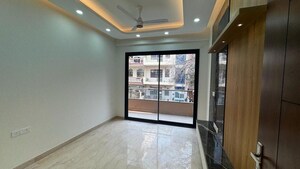 Room in 3 BHK Builder Floor at Sector 46 – for Sale