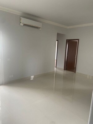 Room in 3 BHK Apartment at Central Park Flower Valley Aqua Front Towers, Sohna Sector 33 – for Sale