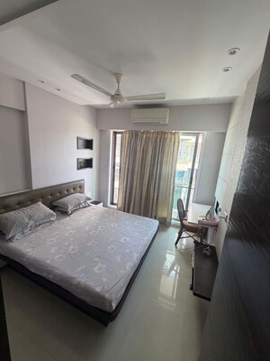 Bedroom in 2 BHK Apartment at Hill Road CHS, Bandra West – for Rent