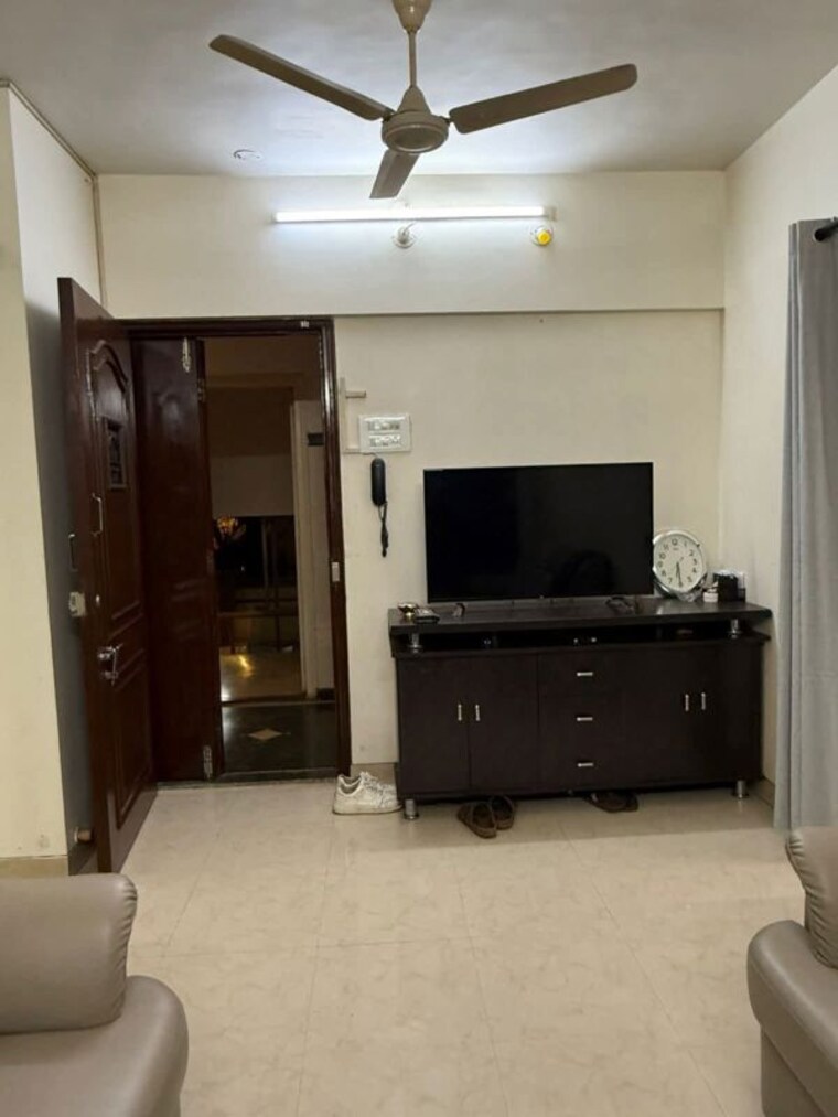 Living Room, seven-bungalow 2 Bedroom 700 Sq.Ft. Apartment In Andheri West Mumbai 10464471
