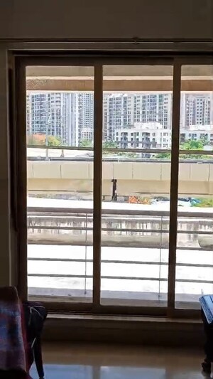Room in 2 BHK Apartment at Puranik Capitol, Ghodbunder Road – for Rent