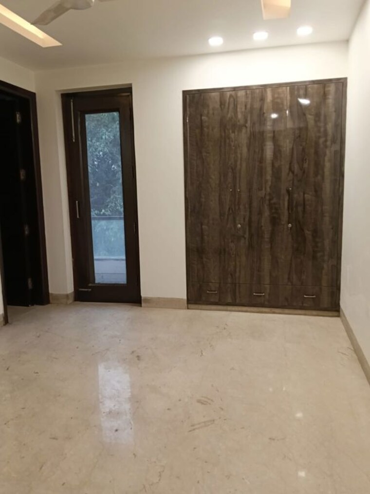 Room, greater kailash i 4 Bedroom 2500 Sq.Ft. Builder Floor In Greater Kailash I Delhi 10464527
