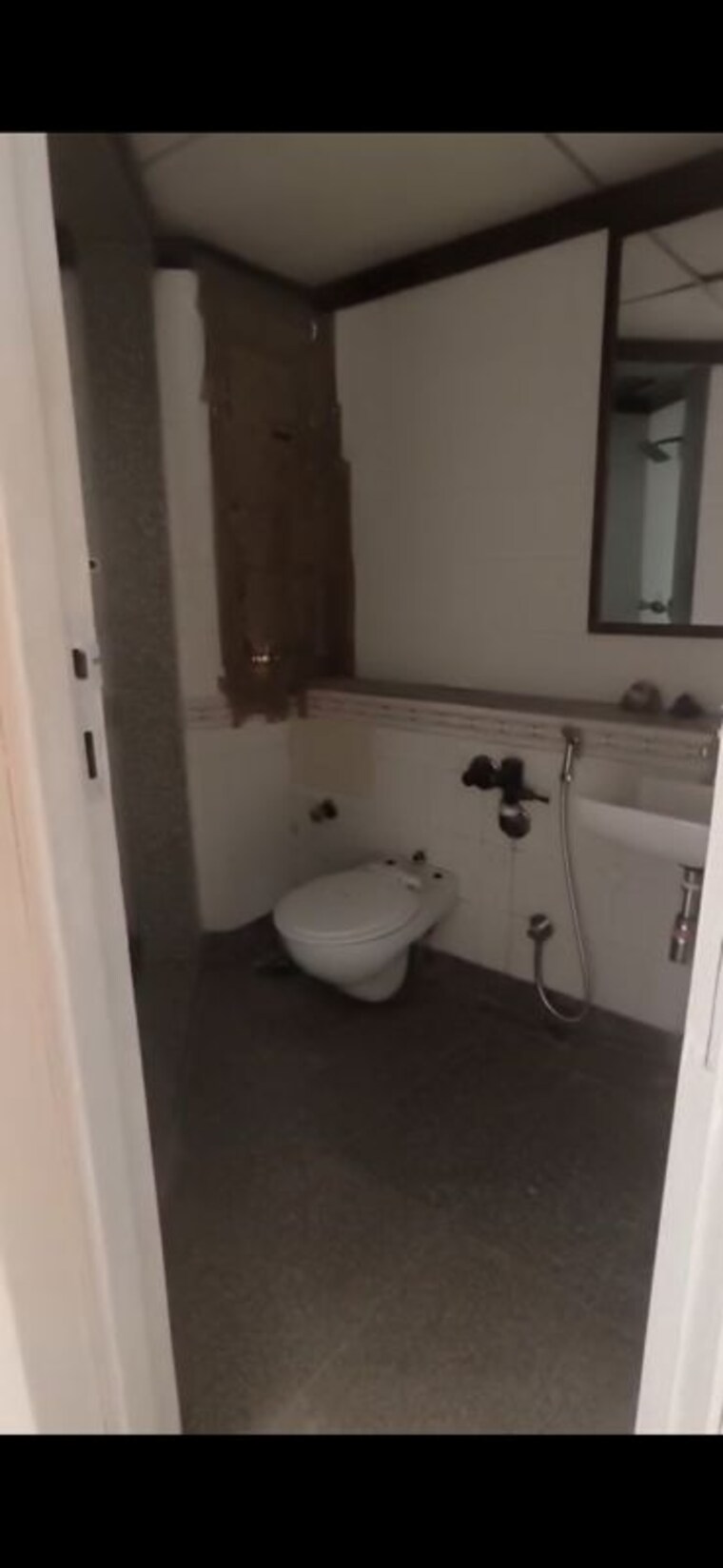 Bathroom, yug-dharma-cooperative-hsg-society 2 Bedroom 915 Sq.Ft. Apartment In Goregaon West Mumbai 10464529