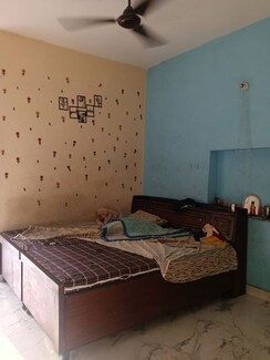 1 BHK + Store Room Builder Floor For Rent in Sector 2