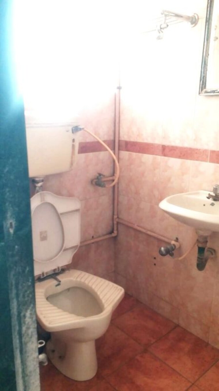 Washroom, chembur Commercial Office Space 221 Sq.Ft. In Chembur Mumbai 10464568