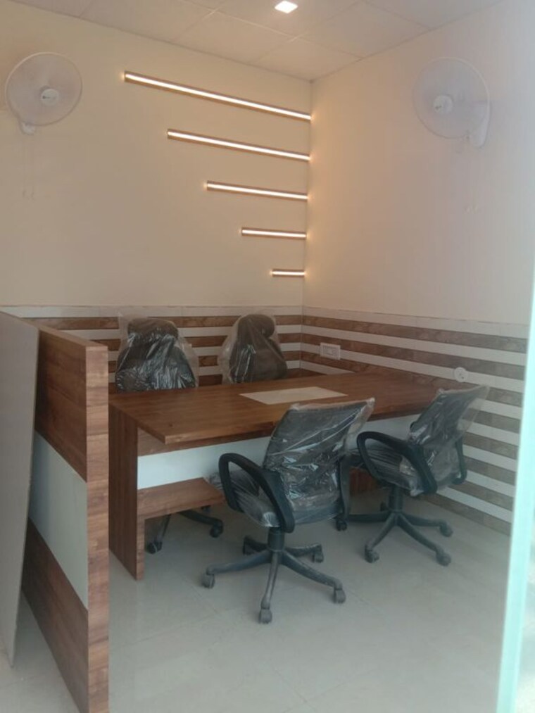 Team Area, puri-81-business-hub Commercial Shop 480 Sq.Ft. In Sector 81 Faridabad 10464535