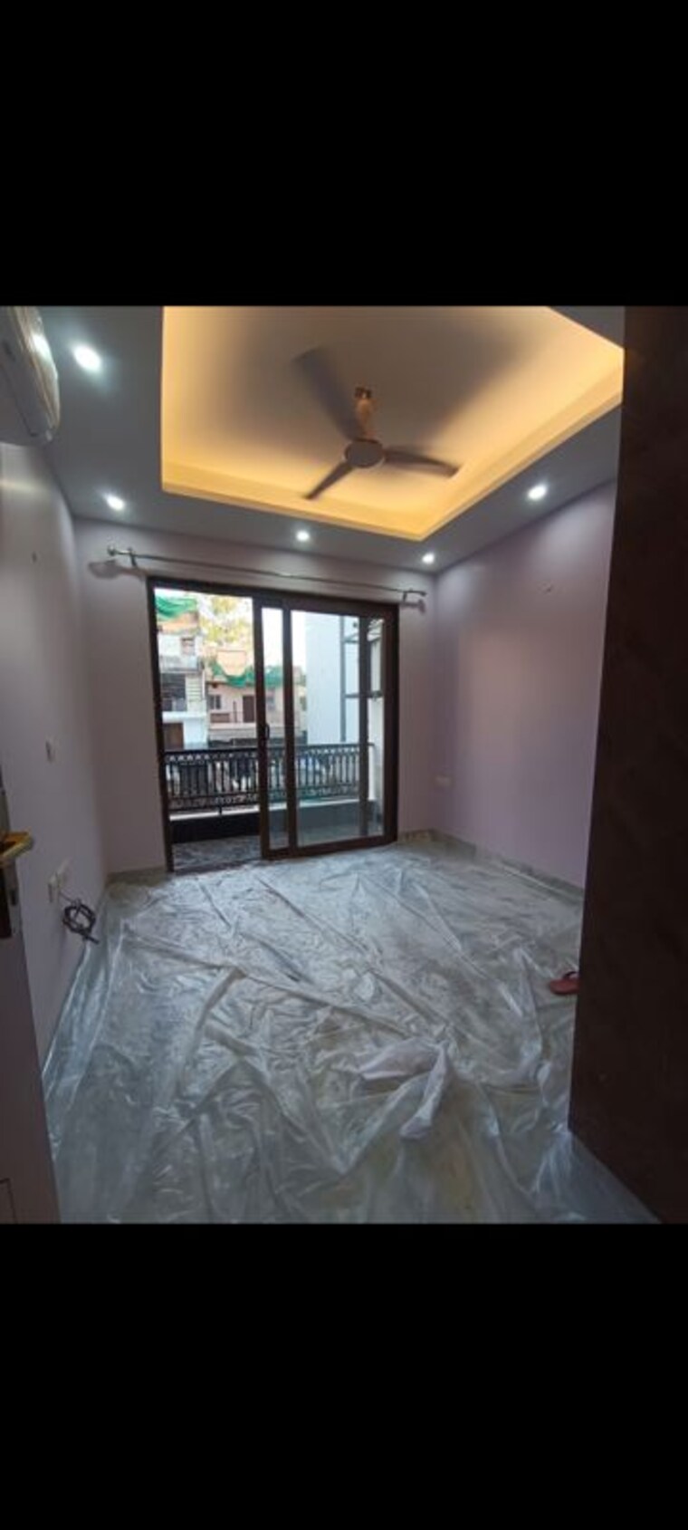 Bedroom, chittaranjan park 3 Bedroom 125 Sq.Yd. Builder Floor In Chittaranjan Park Delhi 10464592