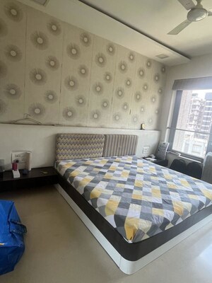 2 BHK Apartment For Rent in Kalpataru Aura, Ghatkopar West