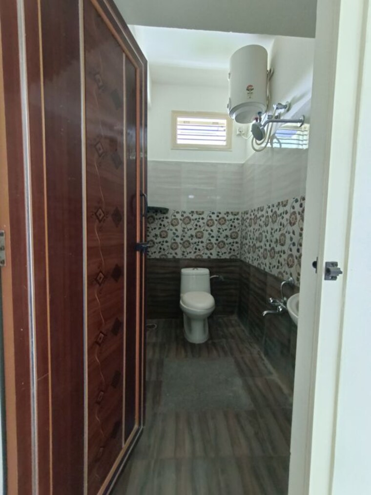 Bathroom, choodasandra 3 Bedroom 1800 Sq.Ft. Builder Floor In Choodasandra Bangalore 10464620