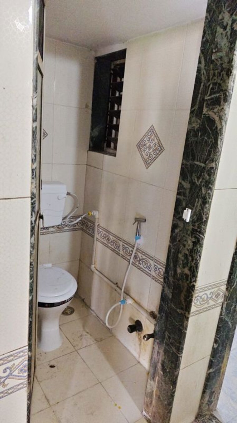 Bathroom, new-prathamesh-niwas-chs 1 Bedroom 450 Sq.Ft. Apartment In Thakurli Thane 10464630