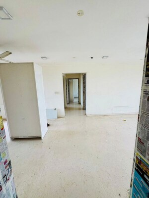 Room in 3.5 BHK Apartment at Raj Grandeur, Powai – for Rent