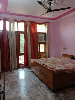 1 BHK Builder Floor For Rent in Sector 4