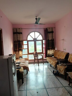 Living Room in 1 BHK Builder Floor at Sector 4 – for Rent