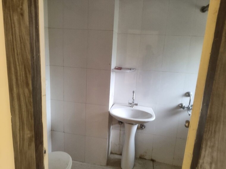 Bathroom, eros-sampoornam 3 Bedroom 1230 Sq.Ft. Apartment In Sector 2 Greater Noida Greater Noida 10464683