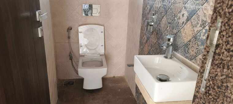 Bathroom, sanyam-ashok-odyssey-b-wing 2 Bedroom 810 Sq.Ft. Apartment In Ghatkopar West Mumbai 10464689