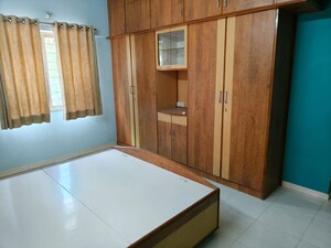 Room in 3 BHK Apartment at Satellite – for Rent