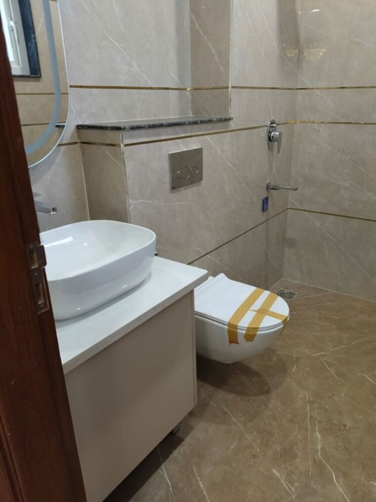 Bathroom, bptp-green-oaks 3 Bedroom 179 Sq.Yd. Builder Floor In Sector 70a Gurgaon 10464760
