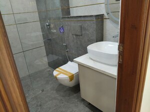Bathroom in 3 BHK Builder Floor at BPTP Green Oaks, Sector 70a – for Sale