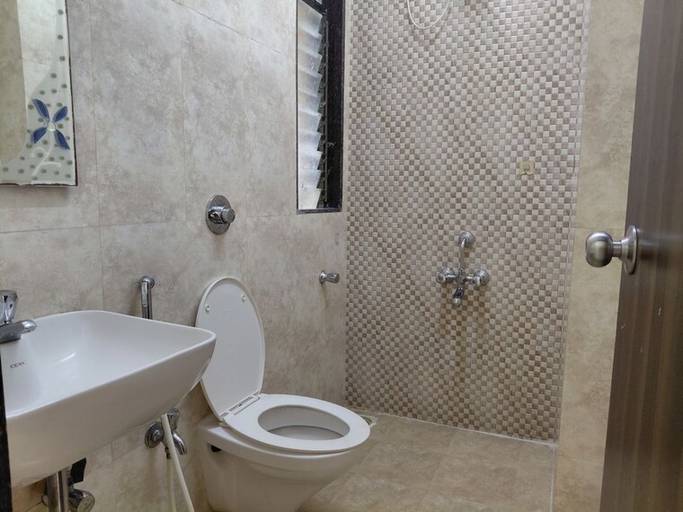 Bathroom, asmita-sand-dunes 2 Bedroom 900 Sq.Ft. Apartment In Malad West Mumbai 10464766