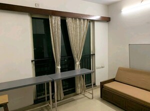 Room in 3 BHK Apartment at Rustomjee Urbania Athena, Majiwada – for Sale