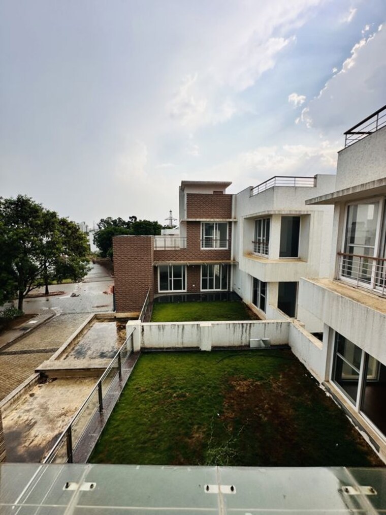 Balcony, sterling-villa-grande 3.5 Bedroom 3300 Sq.Ft. Apartment In Whitefield Bangalore 10464421